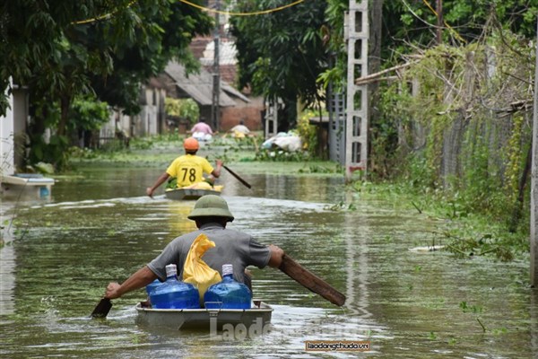 Cách lọc nước cho người dân vùng lũ
