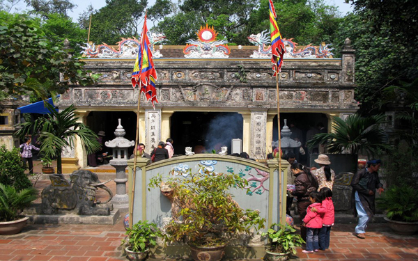 Đền thờ bà Nguyễn Thị Bích Châu