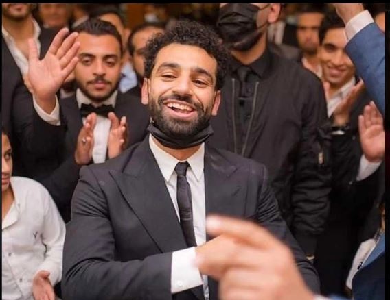 Dự tiệc cưới anh trai, Mohamed Salah dính COVID-19