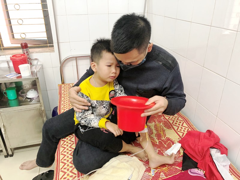 Hà Tĩnh: Nhiều học sinh trường mầm non nhập viện vì ngộ độc thức ăn