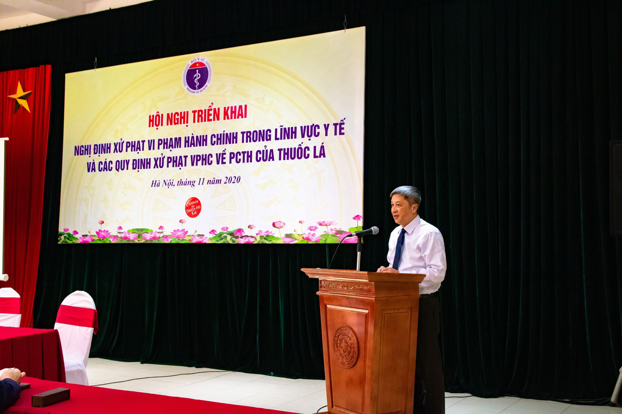 Hành vi hút thuốc lá tại địa điểm quy định cấm có thể bị phạt tới 500.000 đồng
