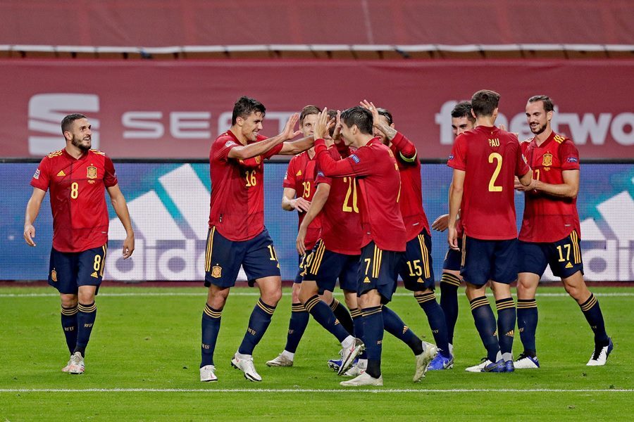 Nations League: Tây Ban Nha nghiền “Cỗ xe tăng” Đức, “Gà trống Gô-loa” gáy vang
