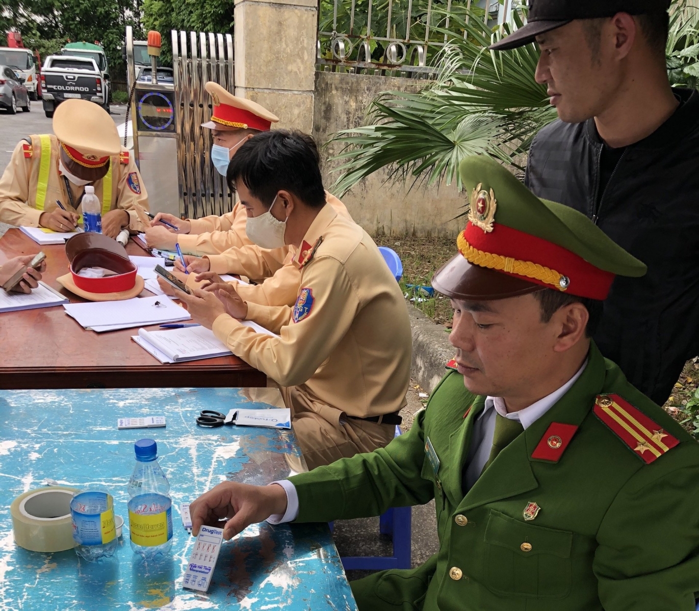 Phát hiện nhiều lái xe "dính" ma túy trên cao tốc