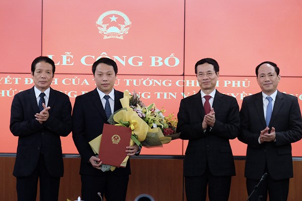 Tân Thứ trưởng Bộ TT&TT trẻ tuổi nhất Việt Nam