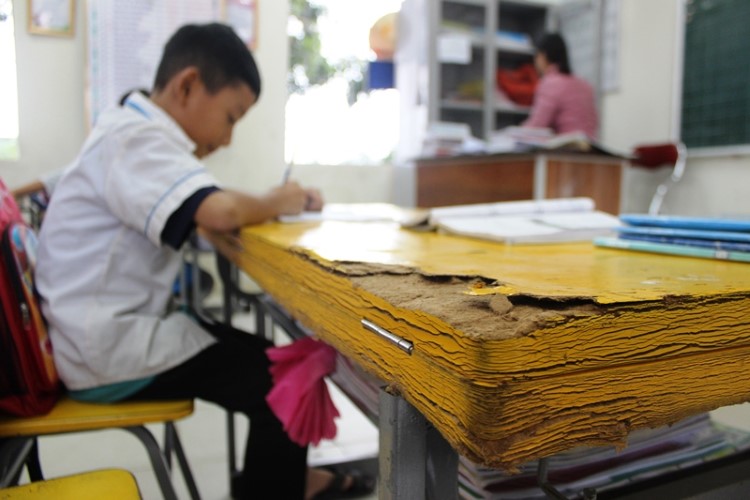 Trường học sau lũ vượt khó dạy học