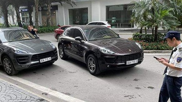 Khẩn trương xác minh chủ nhân của chiếc xe Porsche đeo biển giả