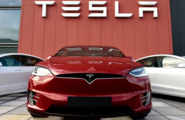 Mỹ điều tra an toàn đối với hệ thống tự lái Autopilot trên các xe Tesla
