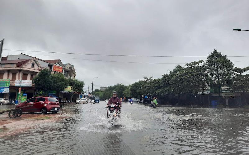 Hà Tĩnh mưa lớn trên diện rộng đề phòng sạt lở đất và ngập lụt nhiều nơi