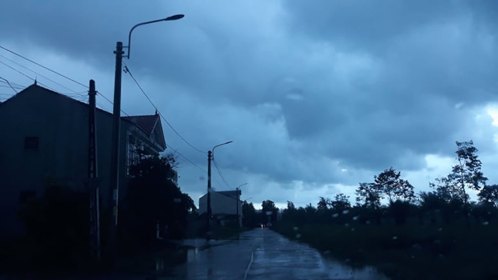Sống giữa trung tâm TP.Hà Tĩnh vẫn 'khát' điện chiếu sáng