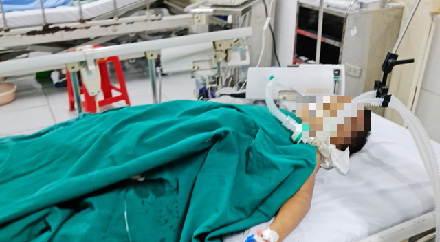 17 học sinh nhập viện, 1 em tử vong sau khi ăn quả hồng châu