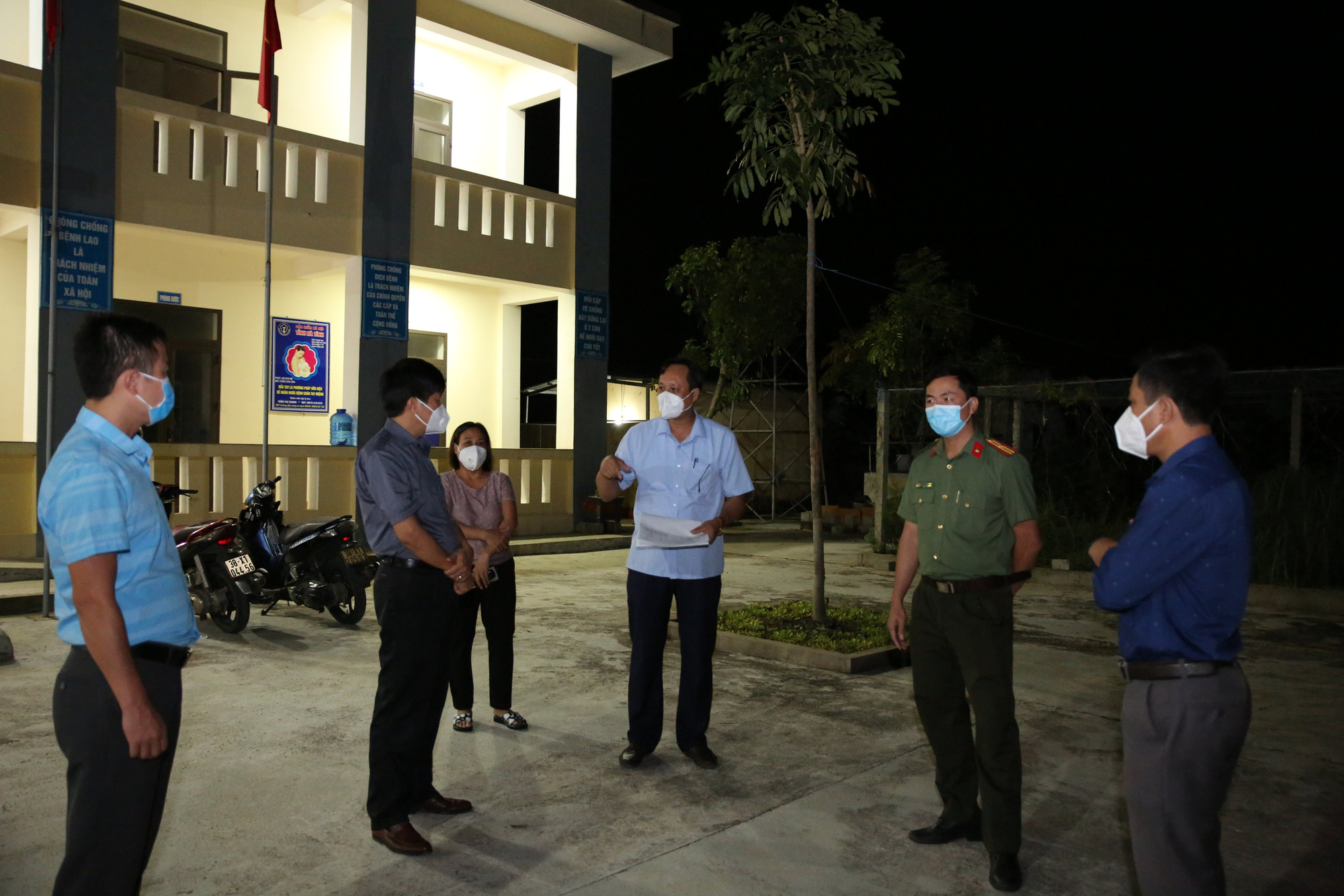 Hà Tĩnh: Nam thanh niên về từ Bệnh viện Việt Đức, rủ bạn ăn nhậu, cả 2 cùng dương tính SARS-CoV-2