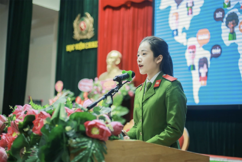 Thủ khoa Học viện Cảnh sát Nhân dân được phong hàm vượt cấp