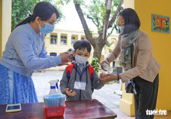 Học sinh Đà Nẵng trong ngày đi học trở lại - Ảnh: ĐOÀN NHẠN