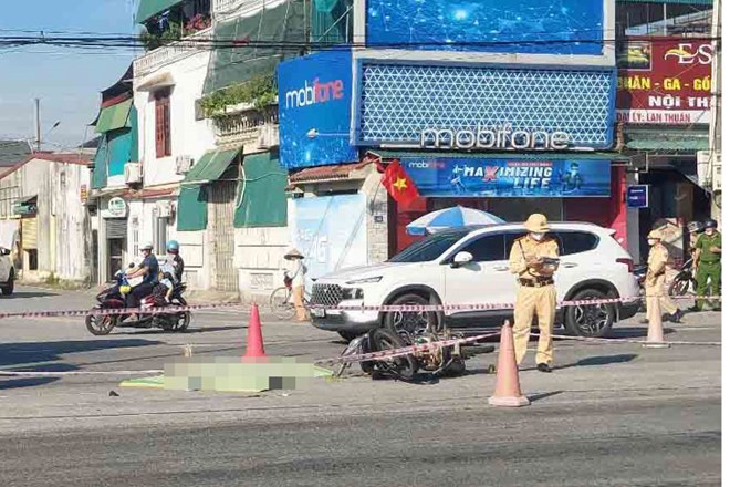 Va chạm xe tải, người đàn ông đi xe máy tử vong tại chỗ