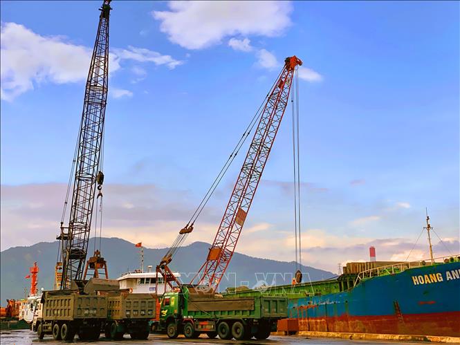 Hà Tĩnh đầu tư hỗ trợ phát triển logistics cảng biển xứng tầm