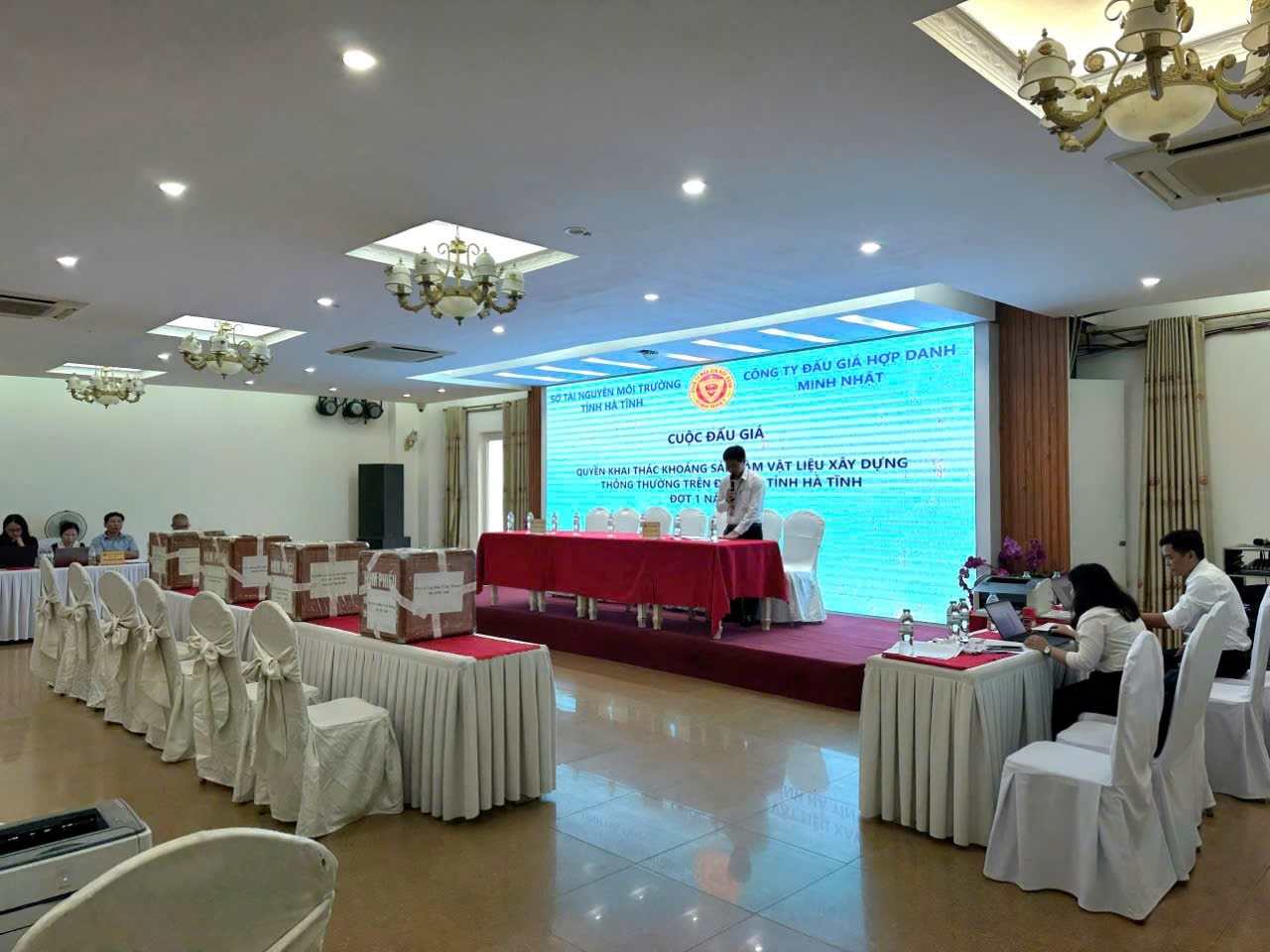 Hà Tĩnh: Mới thành lập 17 ngày, Công ty Trọng Tín đã trúng đấu giá 3 mỏ vật liệu