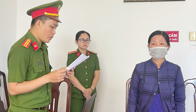 Chủ hụi hốt 500 triệu đồng rồi tuyên bố... bể hụi