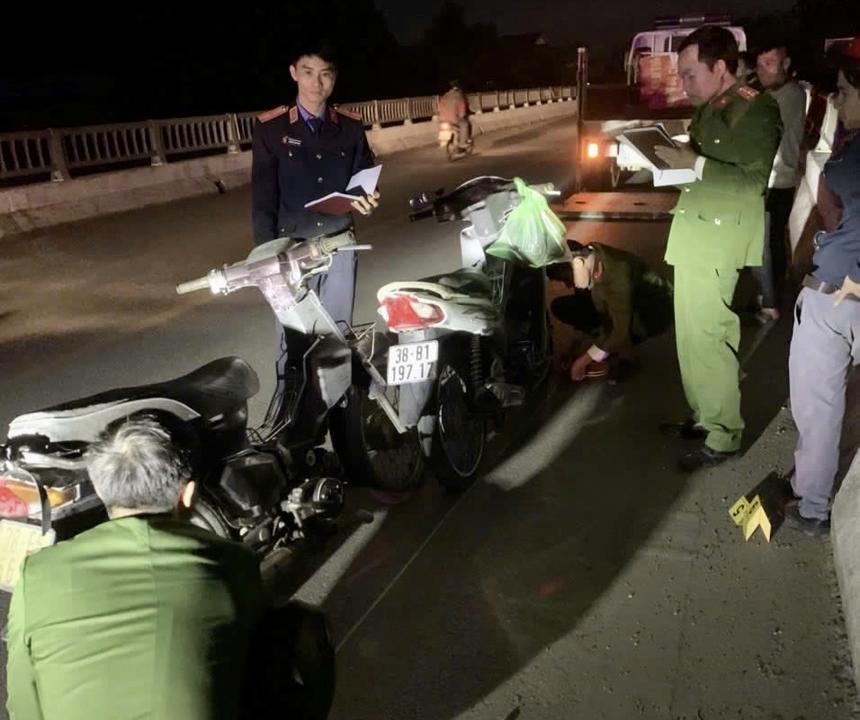 Dừng xe giữa cầu gây tai nạn, nam thanh niên bị khởi tố