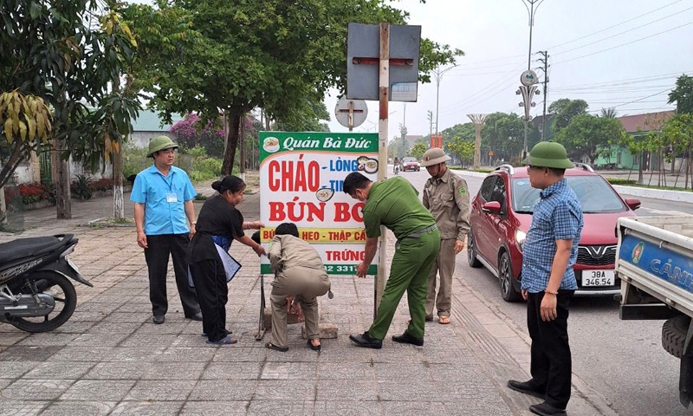 Thị xã Hồng Lĩnh (Hà Tĩnh): Tổ chức nhiều đợt cao điểm ra quân xử lý vi phạm trật tự đô thị