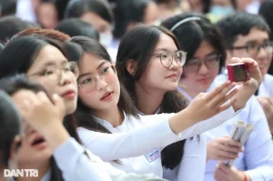 Toàn bộ học sinh công lập được miễn học phí từ năm học 2025-2026 (Ảnh: Hoài Nam).