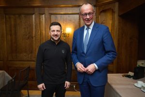 Tổng thống Ukraine Volodymyr Zelensky và tân Thủ tướng Đức Friedrich Merz. Ảnh: X/@ZelenskyyUa