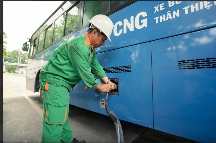 Đã có nhiên liệu cho xe buýt chạy khí tại TPHCM Ngọc Ánh