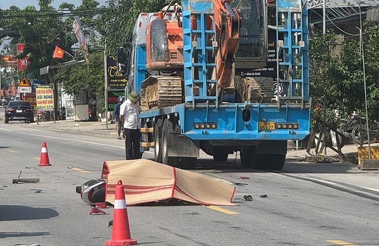 Va chạm với xe tải ở Hà Tĩnh, người đi xe máy tử vong tại chỗ