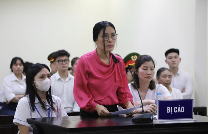 Nữ cựu Hiệu trưởng THCS lĩnh án 3 năm tù vì thu 15.000/tiết dạy thêm từ 13 năm trước