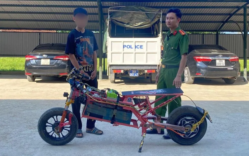 Học sinh lớp 9 mua linh kiện qua mạng tự chế ''siêu xe'' có thể chạy hơn 100km/h